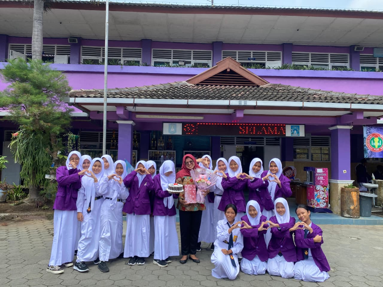 Bersama Bu Nisfu